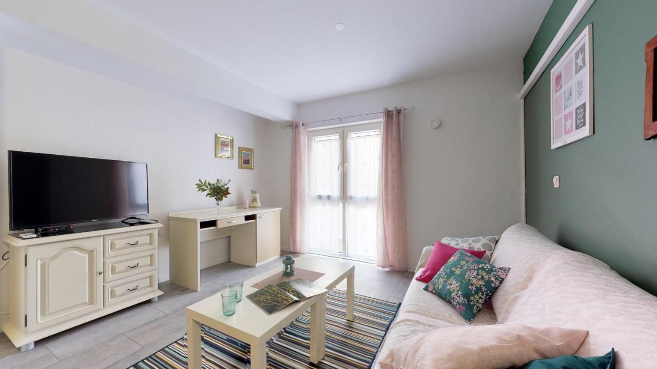 Mirta Deluxe Superior 5 Star Apartment, Your Piece Of Heaven By The Sea & Park, With Sea & Park View Новиград Экстерьер фото