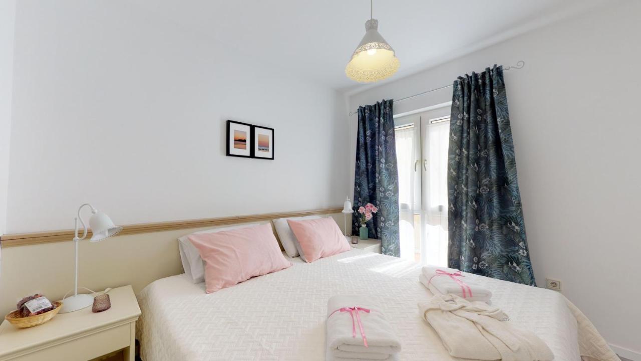 Mirta Deluxe Superior 5 Star Apartment, Your Piece Of Heaven By The Sea & Park, With Sea & Park View Новиград Экстерьер фото