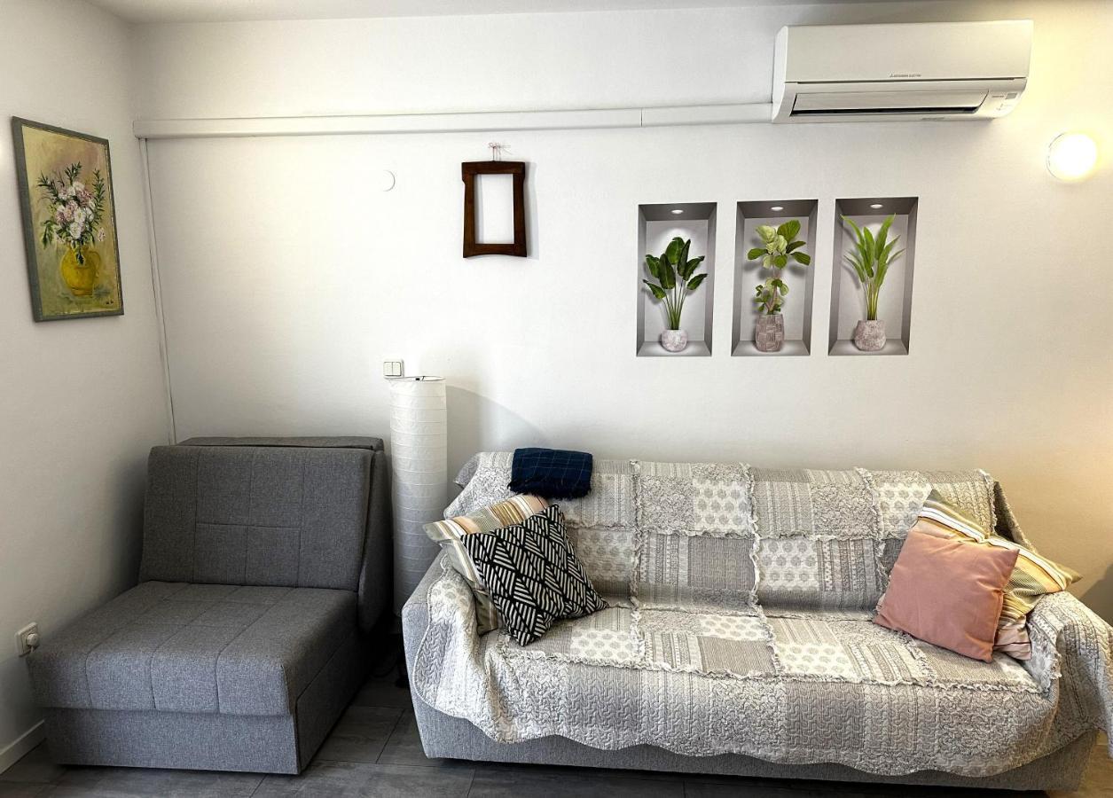 Mirta Deluxe Superior 5 Star Apartment, Your Piece Of Heaven By The Sea & Park, With Sea & Park View Новиград Экстерьер фото